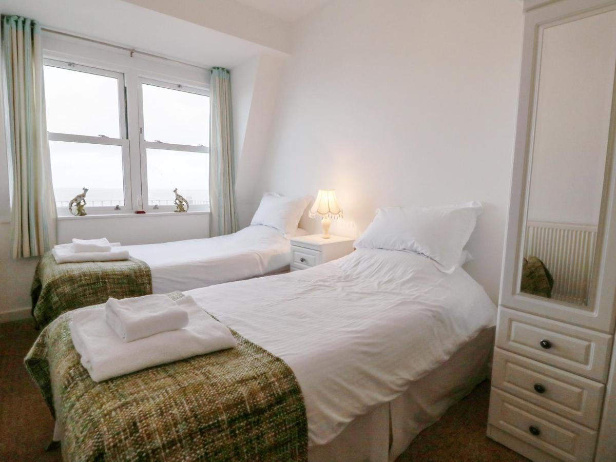 10 Oceanside Apartment Ilfracombe Bagian luar foto